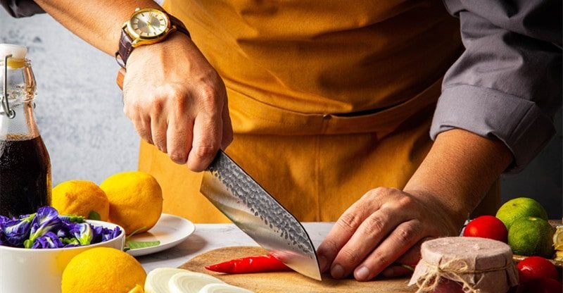 Damascus Knife: Stunning Mix of Artwork and Performance